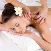 Belle Esthéticienne à domicile Massage lâcher-prise relaxant et Bien-être à Riom et Châtel-Guyon